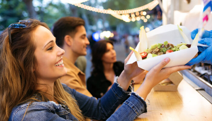 Effective tips to treat cats without spoiling them