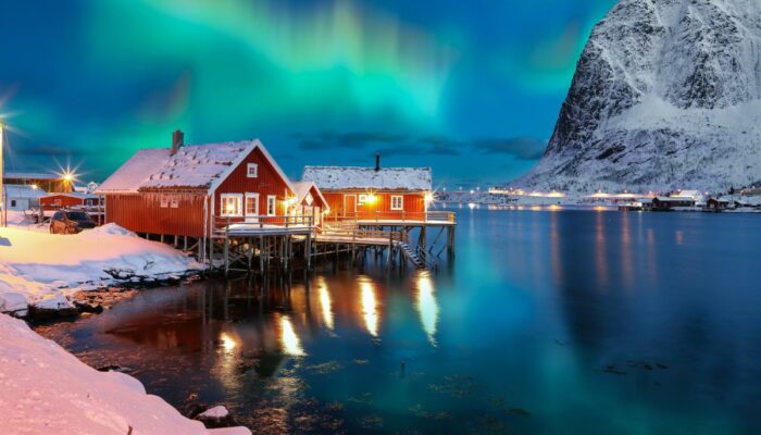 5 Northern Lights trip packages for everyone