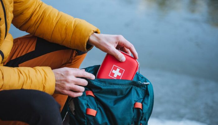 6 benefits of traveling with a first aid kit
