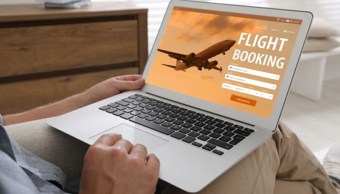 6 smart flight booking strategies